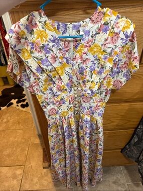 Vintage Floral Button-Front V-Neck Midi Dress in Yellow, Purple & Pink